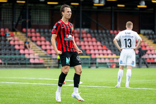 Brommapojkarnas Alex Timossi Andersson jublar 3-1