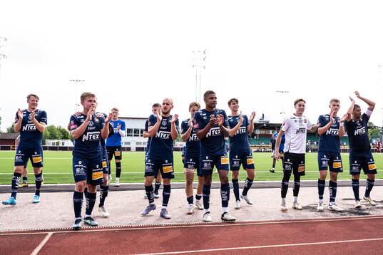 Örgrytes spelare jublar