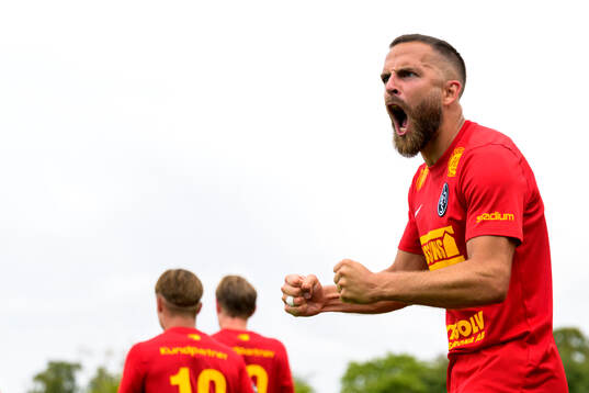 Landskronas Filip Sachpekidis jublar