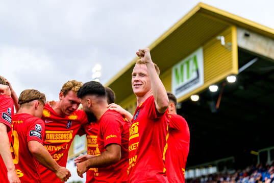 Och Landskronas David Edvardsson jublar