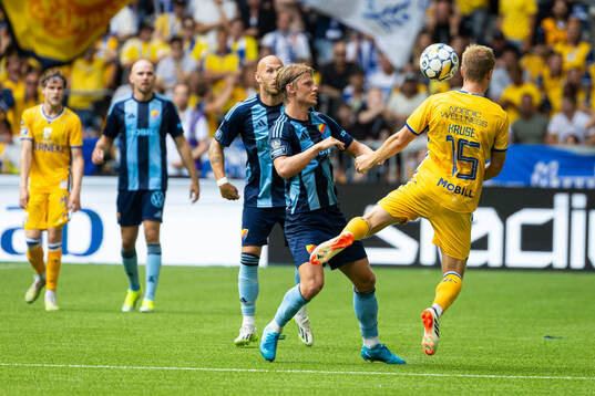 Djurgårdens Tobias Gulliksen mot IFK Göteborgs David
