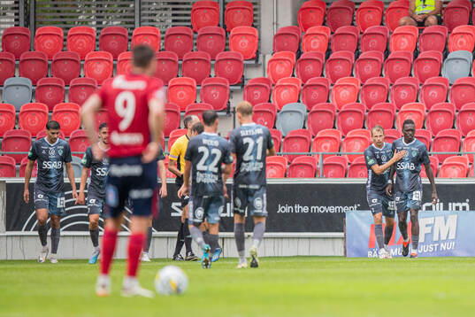 Brages Ieltsin Jeronimo Semedo Camoes jublar