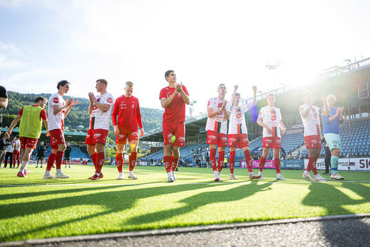 Players of Brann celebrates