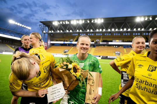 Elfsborgs målvakt Rebecka Wikander avtackas