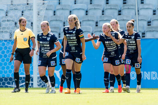 IFK Kalmars Wilma Finnman jublar efter 1-1