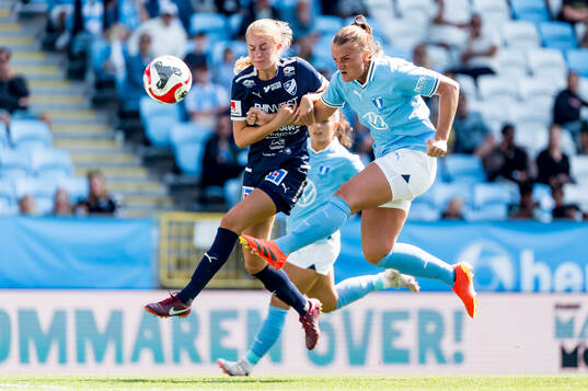 IFK Kalmars Maja Landin och Malmö FFs Lovisa Gustafsson