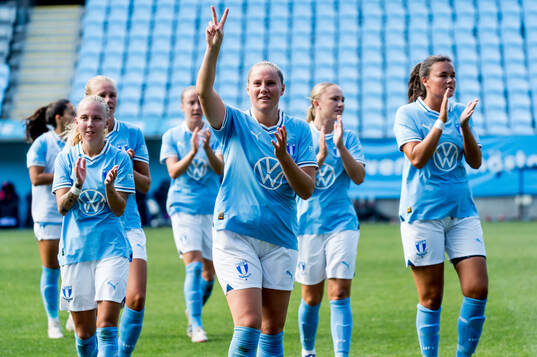 s spelare jublar efter fotbollsmatchen i Elitettan mellan Malmö FF och IFK Kalmar den 10 augusti 2024 i Malmö. 