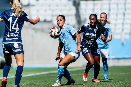 Malmö FFs Ana Mafalda Ferreira Barboz och IFK Kalmars Hanna Cronqvist