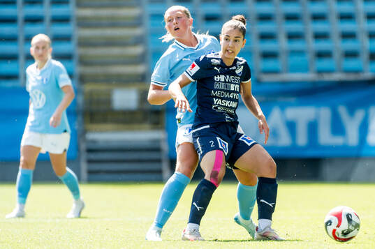 IFK Kalmars Hanna Boubezari och Malmö FFs Petronella