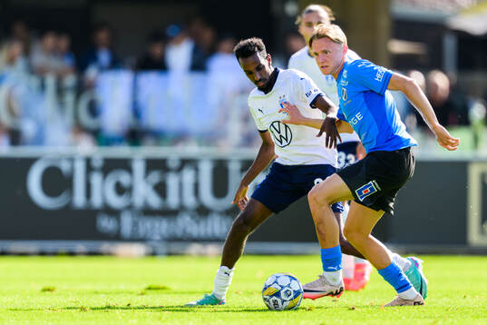 Malmö FFs Taha Ali och Halmstads Albin Ahlstrand