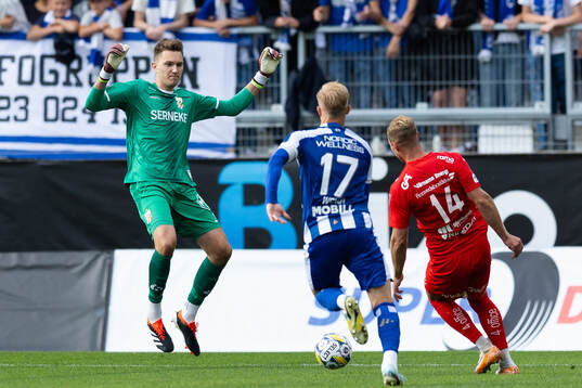IFK Göteborgs målvakt Jacob Karlström och Oscar Wendt