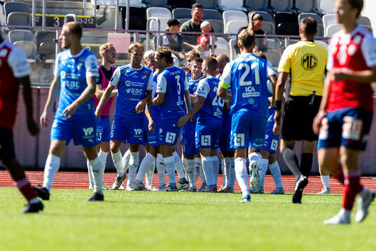 IK Oddevolds Daniel Krezic har gjort 2-1 och jublar