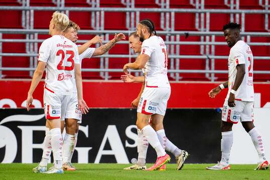 Degerfors Erik Lindell jublar efter 1-1 målet