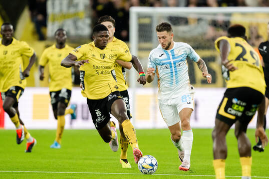 Terry Yegbe of Elfsborg and Marco Pasalic of Rijeka