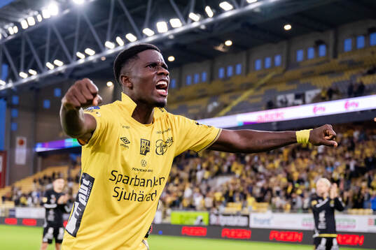 Michael Baidoo of Elfsborg celebrates