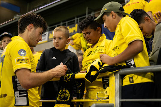 Besfort Zeneli of Elfsborg celebrates