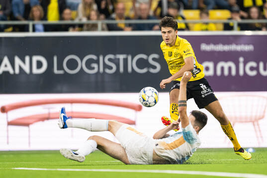 Besfort Zeneli of Elfsborg and Stjepan Radeljic of Rijeka