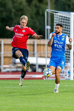 Utsiktens Sebastian Lagerlund och IK Oddevolds Daniel Krezic