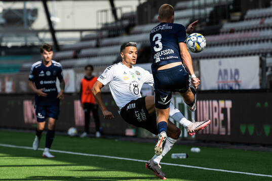 Örebros Ahmed Yasin och Gefles Jesper Merbom Adolfsson