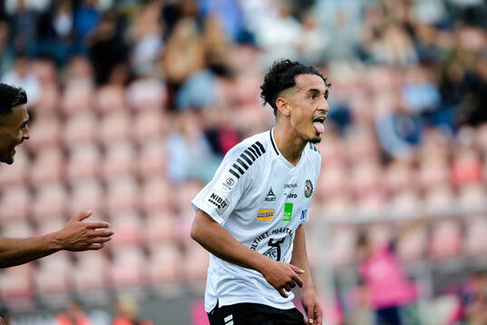 Örebros Elias Barsoum jublar