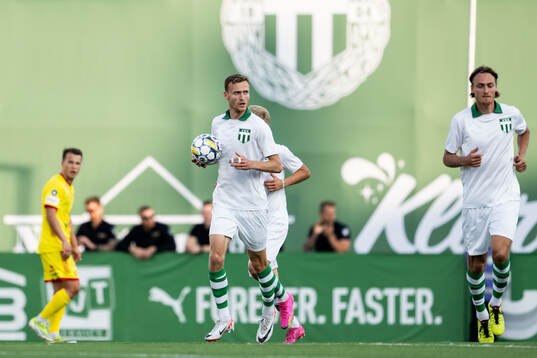 Västerås Viktor Granath jublar efter 1-1