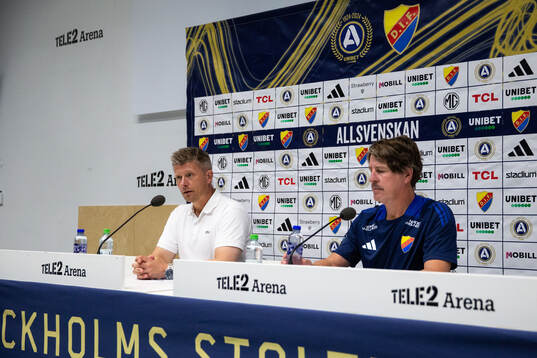 AIKs tränare Mikkjal Thomassen och Djurgårdens tränare Thomas Lagerlöf