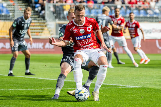 Brages Christopher Redenstrand och Degerfors Erik Lindell