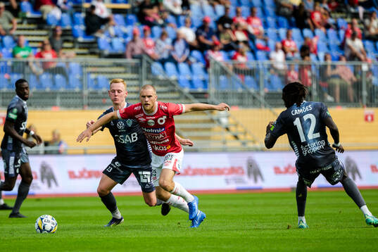 Brages Christopher Redenstrand och Degerfors Teo Grönborg