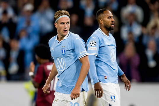 Erik Botheim and Isaac Kiese Thelin of Malmö FF
