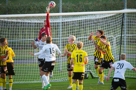 IFK Hässleholm gör självmål i matchen i Svenska Cupen