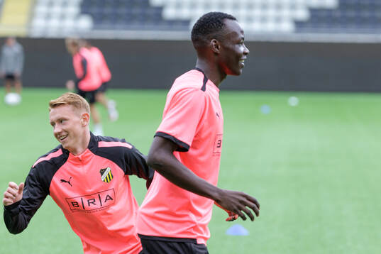 Häckens Julius Lindberg och John Paul Dembe