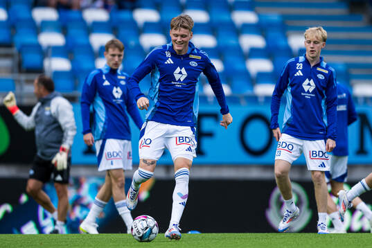 Halldor Stenevik of Molde warms up