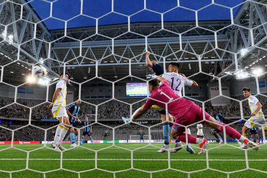Tokmac Nguen of Djurgården scores 1-0