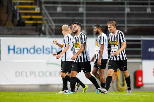 Landskronas Edi Sylisufaj jublar med laget efter 0-1