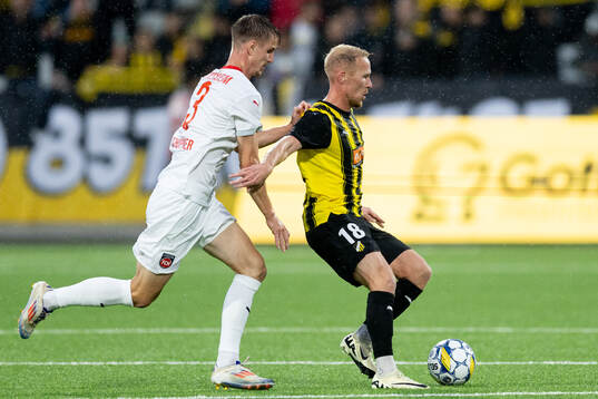 Jan Schöppner of Heidenheim and Mikkel Rygaard Jensen of