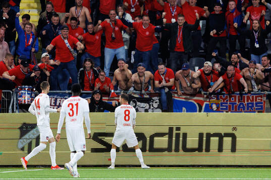 Leo Scienza of Heidenheim celebrates after 1-2