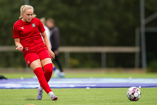 Mia Hambro Svendsen of Røa warms up ahead of the Toppserien football match between Røa and Åsane on August 24, 2024 in Oslo.