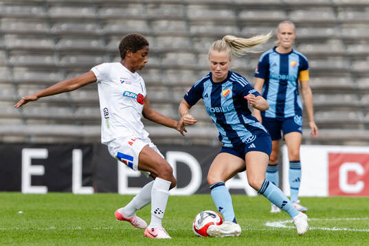 Växjö DFFs Eva Dessislava Dupuy och Djurgårdens Tove