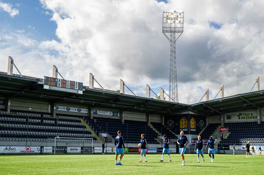 Gefles spelare värmer upp