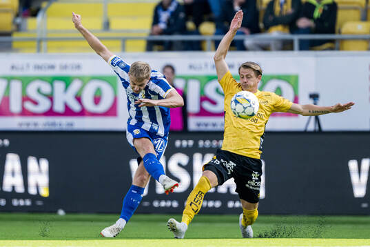 IFK Göteborgs David Kjær Kruse och Elfsborgs Simon Hedlund