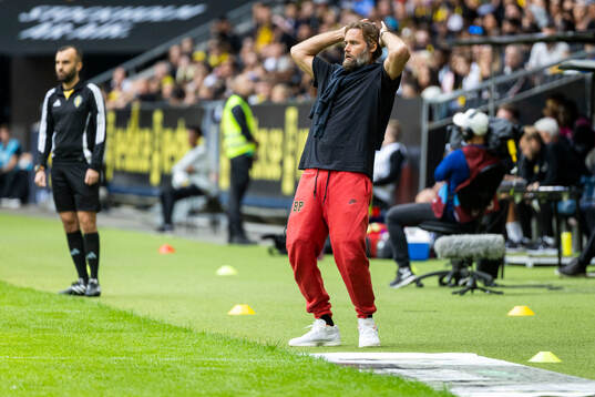 Brommapojkarnas tränare Olof Mellberg