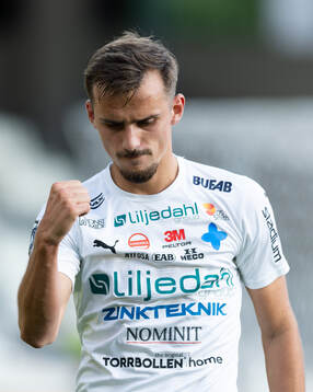 Värnamos Ajdin Zeljkovic jublar efter 1-1 på straff