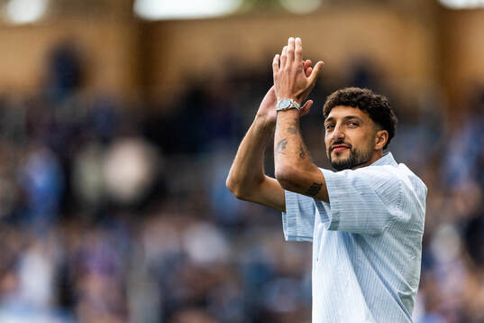 Tidigare siriusspelaren Wessam Abou Ali hyllas i halvtid