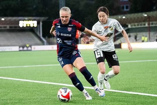 FC Rosengårds Emilia Larsson och Häckens Hikaru Kitagawa