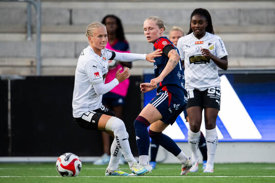FC Rosengårds Emilia Larsson och hähä9+under