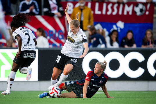 FC Rosengårds Jessica Wik och Häckens Anna Anvegård