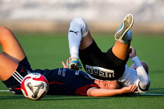 FC Rosengårds Rebecca Knaak och Häckens Filippa Curmark