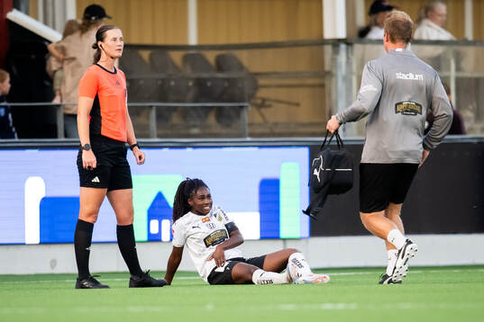 Häckens Monica Jusu Bah har ont