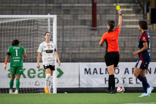 Häckens Clarissa Larisey får varning