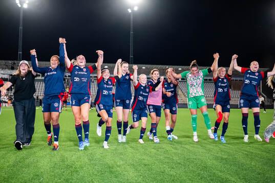 FC Rosengårds spelare jublar efter slutsignalen